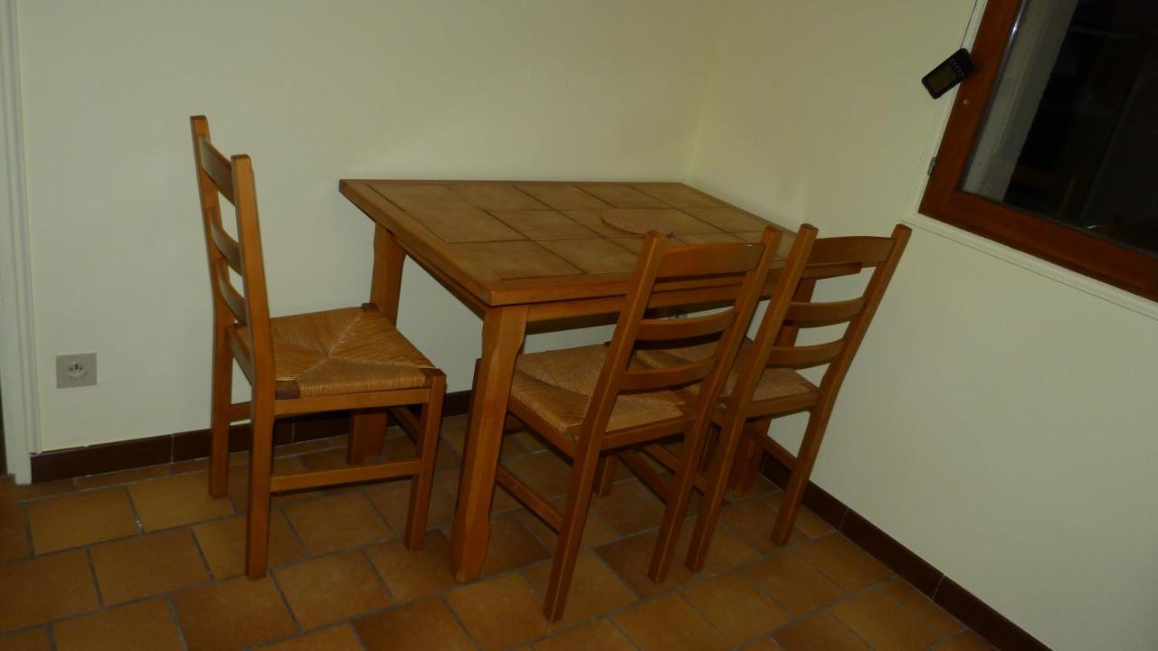 Maison De Vacances Pour 6 Personnes Avec Piscine Lainsecq Εξωτερικό φωτογραφία