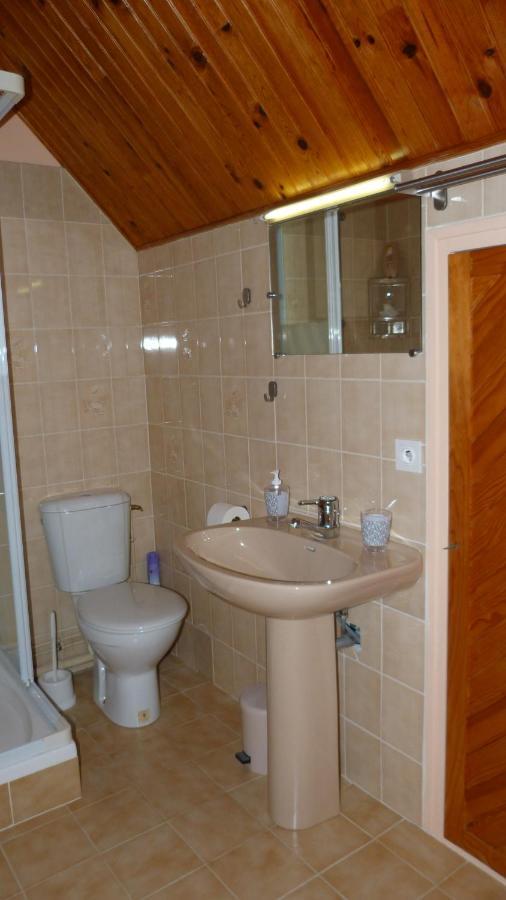 Maison De Vacances Pour 6 Personnes Avec Piscine Lainsecq Εξωτερικό φωτογραφία